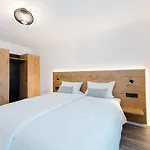 Moderne 3 Zi.-fewo Blackforest Art Naehe Freiburg سيمونسوالد