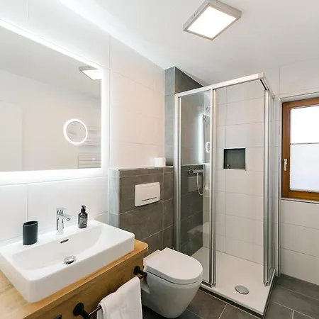 Moderne 3 Zi.-fewo Blackforest Art Naehe Freiburg Simonswald