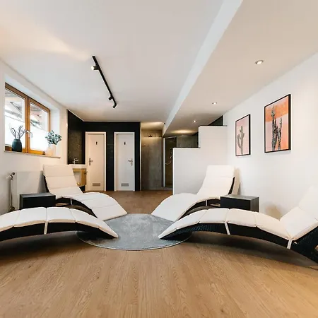 Moderne 3 Zi.-fewo Blackforest Art Naehe Freiburg * סימונסבאל