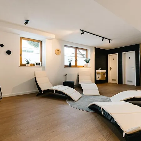 Apartment Moderne 3 Zi.-fewo Blackforest Art Naehe Freiburg *